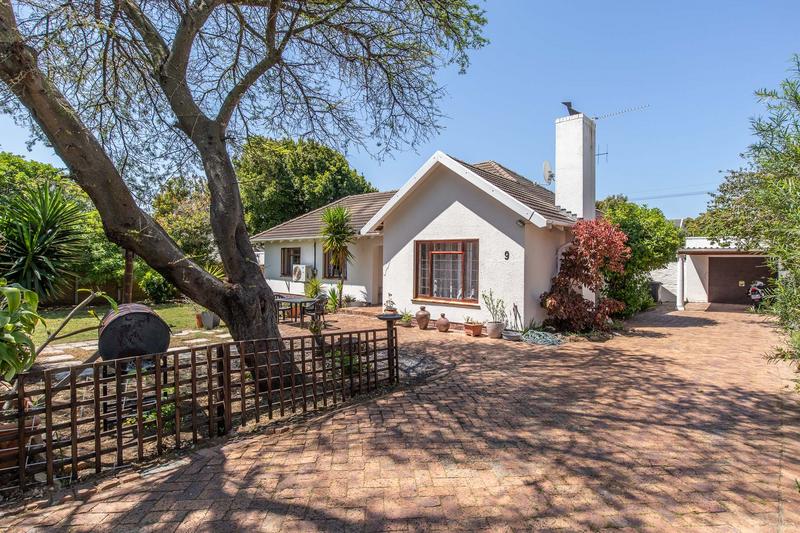 3 Bedroom Property for Sale in Meadowridge Western Cape